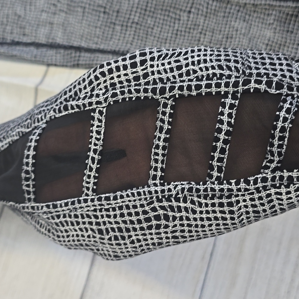 EUC 💎 Lululemon Wild And Free TightFall Net White Black/Black Size 4 - Picture 6 of 9